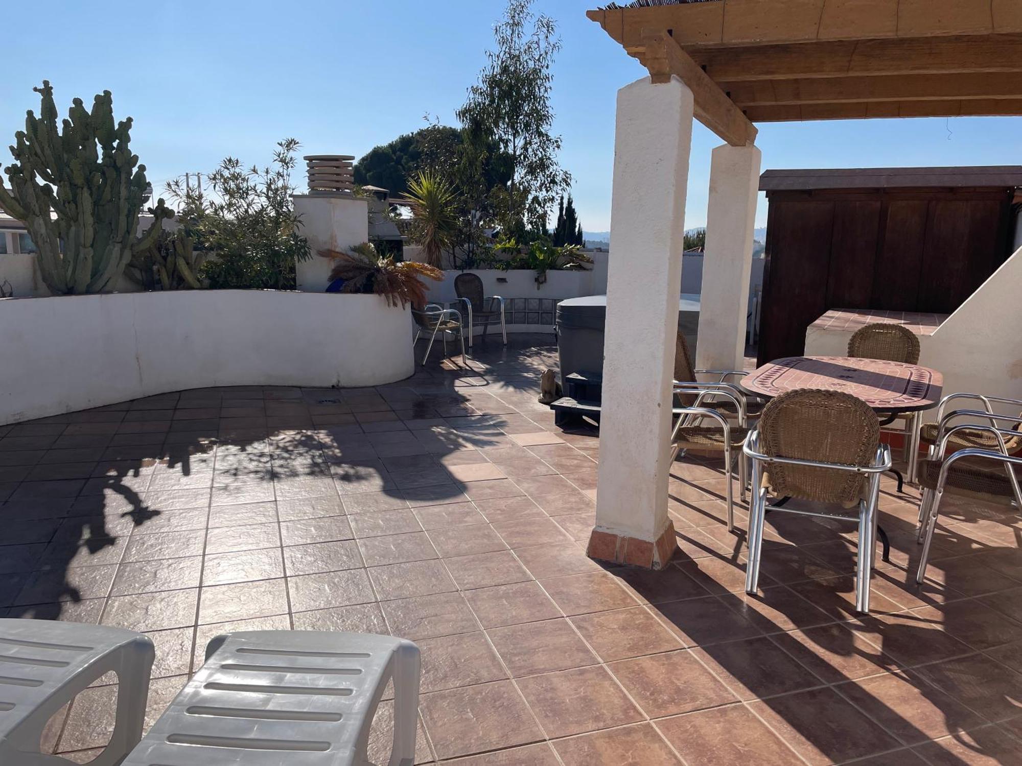 Appartamento Penthouse With Private Roof Terrace And Jacuzzi Fuengirola Esterno foto