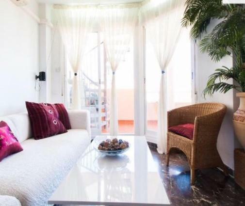 Appartamento Penthouse With Private Roof Terrace And Jacuzzi Fuengirola Esterno foto